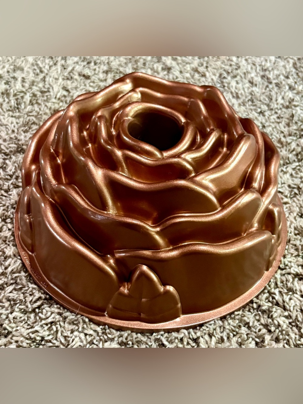 Nordic Ware Rose Bundt Pan Platinum Collection Heavy Cast Aluminum 10 Cup USA
